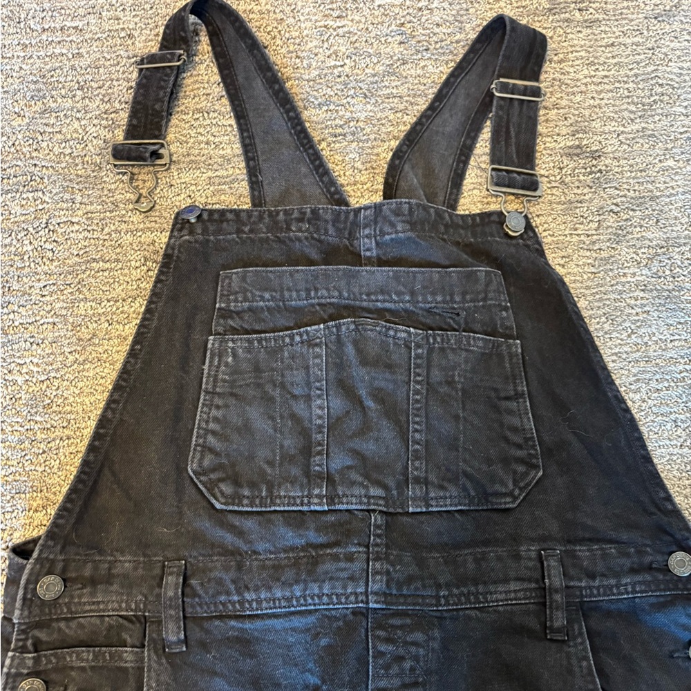 Large black denim GAP overalls/ coveralls. Comfy with lots of room.